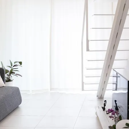 Апартаменты B44 Balcony View